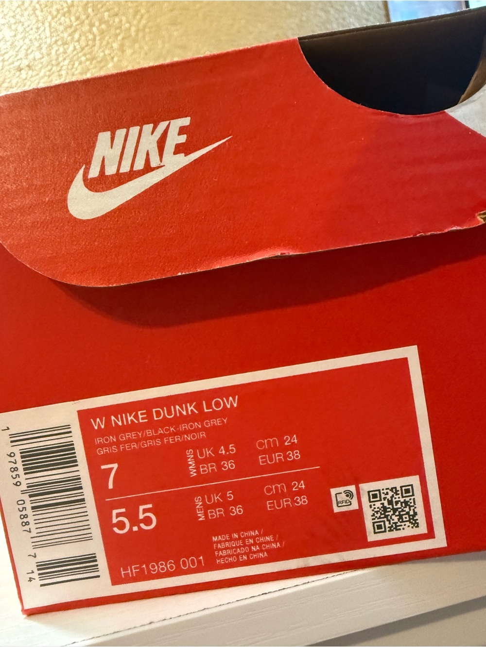 Nike Dunk Low SE in Black Roses - Picture 4 of 4